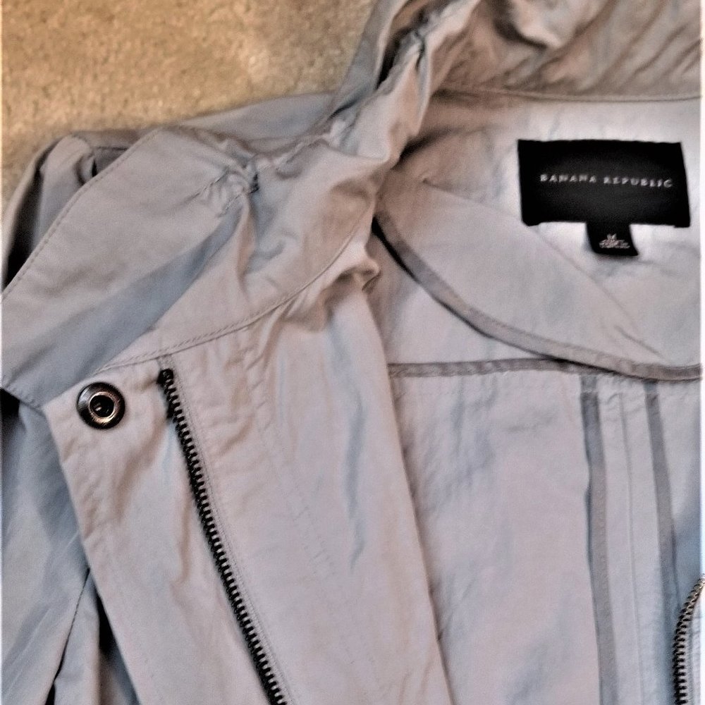 Banana Republic rain coat with ruffled collar M - Picture 10 of 12